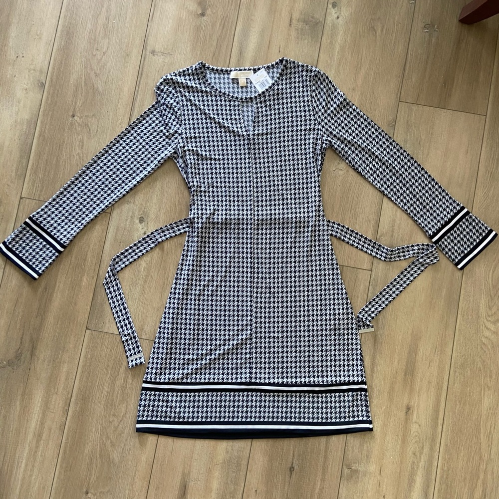 Michael Kors Black and White Houndstooth Long Sleeve Dress